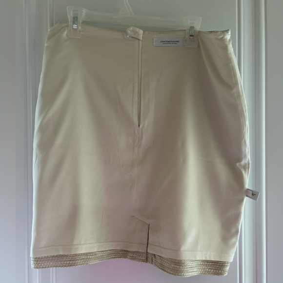 Contemporaine Beige/Ivory Pencil skirt in Size 12 - Picture 3 of 3
